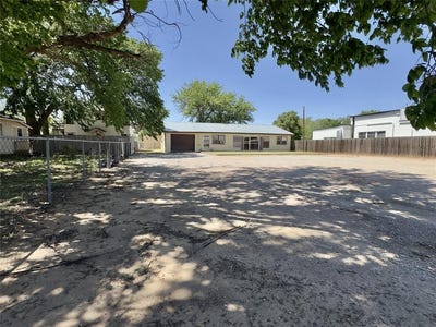 /international/us/219-n-louis-tittle-avenue-mangum-ok-110107575052/