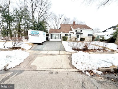 /international/us/20-neptune-lane-levittown-pa-110106368215/