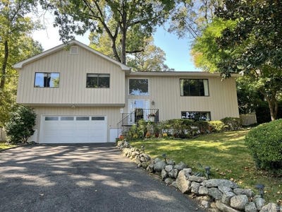 /international/us/44-hillside-lane-new-rochelle-ny-110110304415/