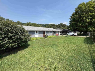 /international/us/706-thunderbird-drive-huntington-wv-110100618515/