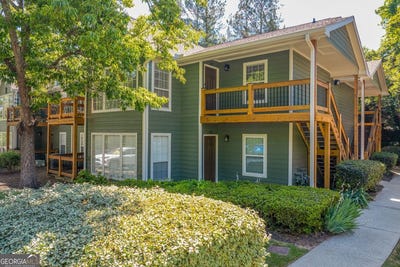/international/us/204-berkeley-woods-drive-duluth-ga-110107553883/