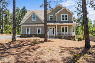 /international/us/126-parkwood-court-west-end-nc-110099295521/