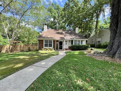 /international/us/1077-copper-creek-court-tallahassee-fl-110097594712/