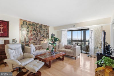 /international/us/8360-greensboro-drive-mclean-va-110107229641/