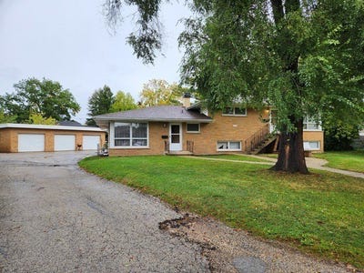 /international/us/1735-greene-court-aurora-il-110108911966/