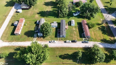 /international/us/208-w-washington-street-moulton-ia-110119390556/