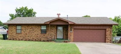 /international/us/305-e-barclay-street-henryetta-ok-110108982135/