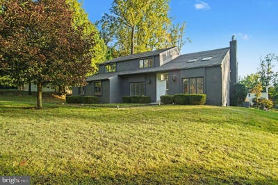 /international/us/3-harvey-lane-newtown-square-pa-110120615733/