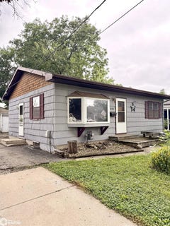 /international/us/921-8th-street-se-mason-city-ia-110108576989/