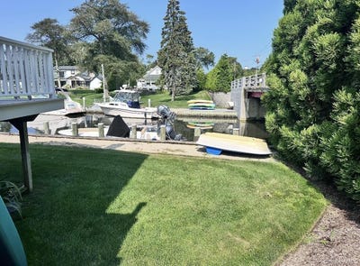 /international/us/2-orchard-neck-road-center-moriches-ny-110107953424/