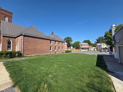 /international/us/237-main-st-dayton-va-110108445377/