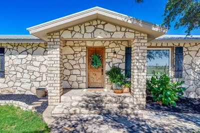 /international/us/6825-hawk-avenue-san-angelo-tx-110109627594/