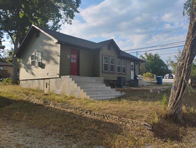 /international/us/231-lake-street-rockaway-beach-mo-110110368142/