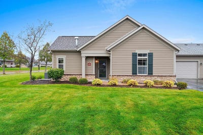 /international/us/2402-e-sienna-way-appleton-wi-110120626833/