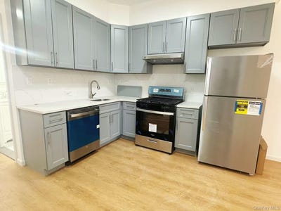 /international/us/30-87-steinway-street-astoria-ny-110108219157/