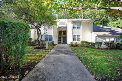 /international/us/335-sunshine-court-englishtown-nj-110107779531/