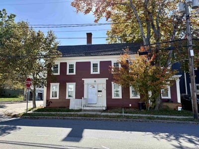 /international/us/92-cass-street-portsmouth-nh-110120158664/