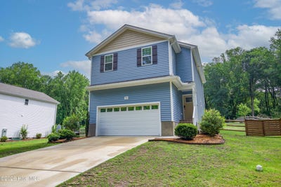 /international/us/704-pinecrest-street-carthage-nc-110108349650/