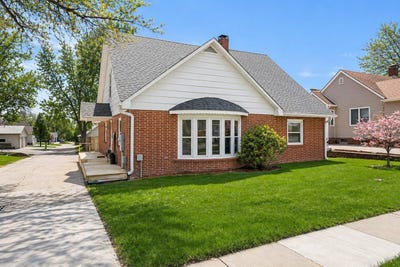 /international/us/309-union-street-pella-ia-110120156918/