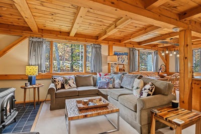 /international/us/734-birchwood-lane-carrabassett-valley-me-110120486482/