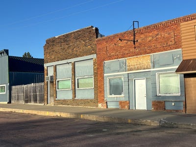 /international/us/211-main-st-colome-sd-110107452308/