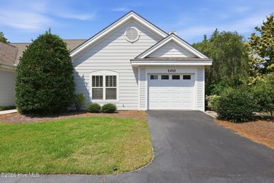 /international/us/100-jasmine-court-morehead-city-nc-110120652571/