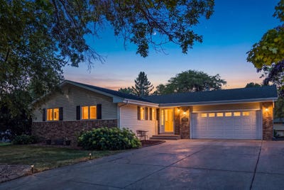 /international/us/9920-36th-place-n-plymouth-mn-110119913952/
