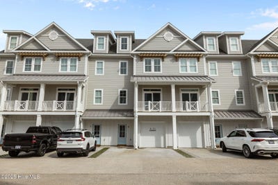 /international/us/200-olde-towne-yacht-club-drive-beaufort-nc-110101232336/