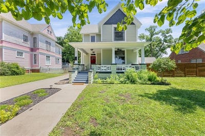 /international/us/221-s-colborn-street-iola-ks-110108890408/