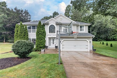 /international/us/3470-madora-avenue-green-oh-110119930542/