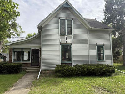 /international/us/924-euclid-avenue-beloit-wi-110107848681/