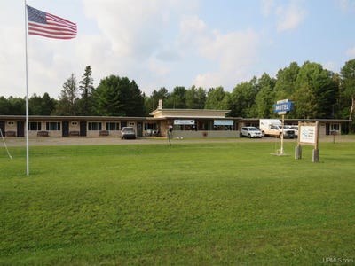 /international/us/27837-us-41-highway-michigamme-mi-110109886952/