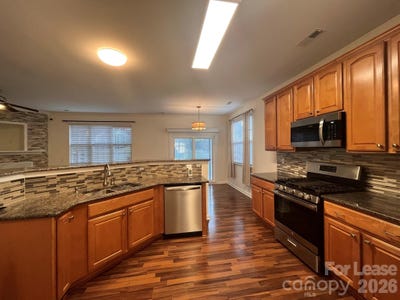 /international/us/17508-westmill-lane-charlotte-nc-110108362076/