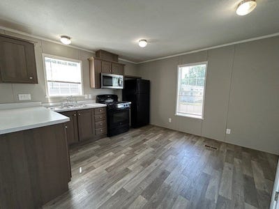 /international/us/39500-w-warren-road-canton-mi-110101072453/