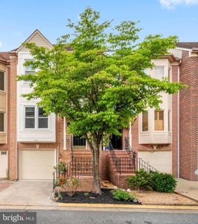 /international/us/803-shaw-ct-fredericksburg-va-110107570933/