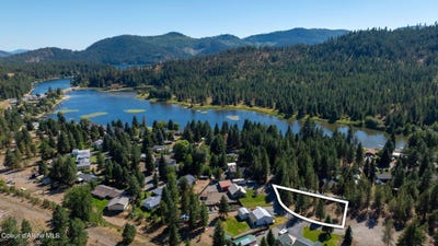 /international/us/7060-w-tesemini-dr-spirit-lake-id-110108629219/