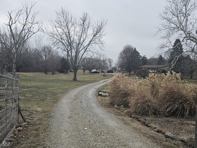 /international/us/8622-pendleton-avenue-pendleton-in-110104330264/