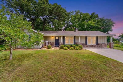 /international/us/909-cliff-drive-branson-mo-110108567377/