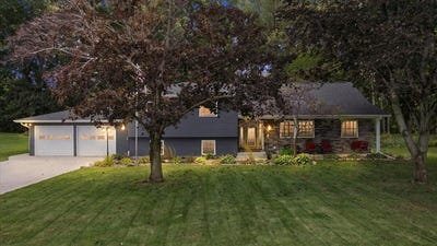 /international/us/6388-sycamore-bluff-coloma-mi-110120453539/