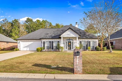 /international/us/15336-lakeview-court-gulfport-ms-110107688045/