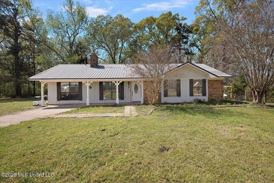 /international/us/2081-johnston-road-benton-ms-110106782856/