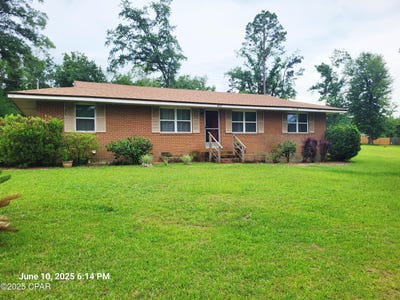 /international/us/4881-tall-pine-drive-marianna-fl-110100129118/