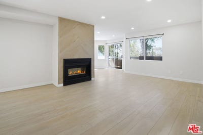 /international/us/19863-sandpiper-pl-newhall-ca-110119633927/