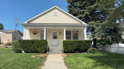 /international/us/833-s-9th-ave-broken-bow-ne-110105712502/