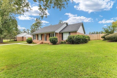 /international/us/3915-sweetwater-drive-valdosta-ga-110120483732/