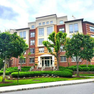 /international/us/26-avenue-at-port-imperial-west-new-york-nj-110100840368/