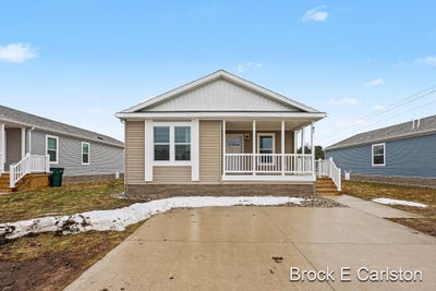 /international/us/1283-e-ellis-road-norton-shores-mi-110106118489/