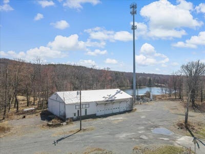 /international/us/2113-route-611-swiftwater-pa-110098479091/