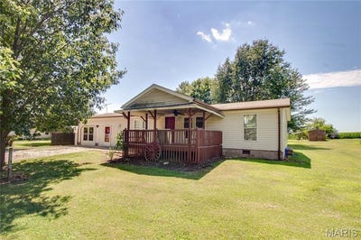 /international/us/208-s-public-road-fieldon-il-110100832763/