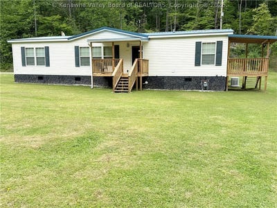 /international/us/16605-daniel-boone-parkway-peytona-wv-110107808069/